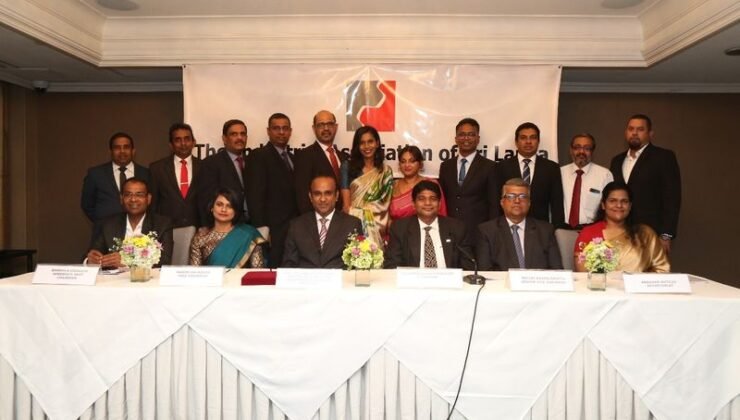 32nd ANNUAL GENERAL MEETING 32nd ANNUAL GENERAL MEETING